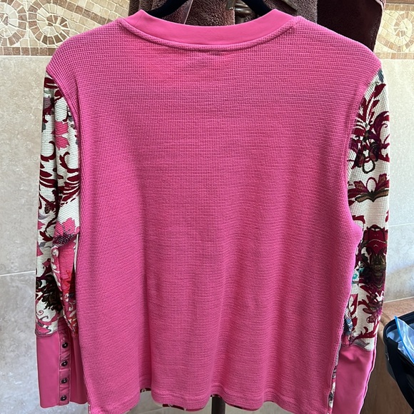 Pink ribbed knit pull on shirt - Picture 2 of 5